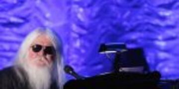 Inductee Leon Russell performs during the Songwriters Hall of Fame awards in New York June 16, 2011. REUTERS/Lucas Jackson/File Photo