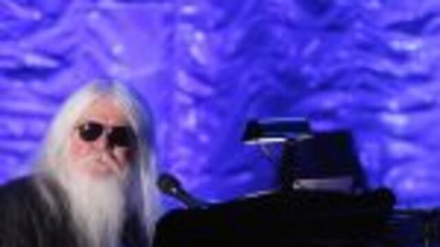 Inductee Leon Russell performs during the Songwriters Hall of Fame awards in New York June 16, 2011.  REUTERS/Lucas Jackson/File Photo