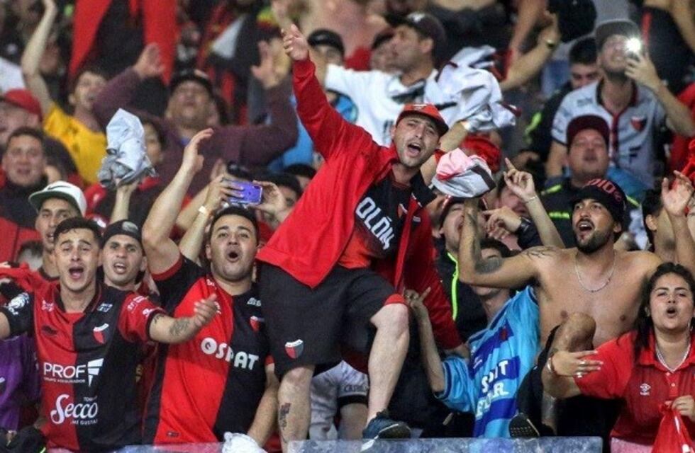 Vino de Italia, se hizo fanático de Colón y le regaló la entrada de la final de la Copa a su amigo