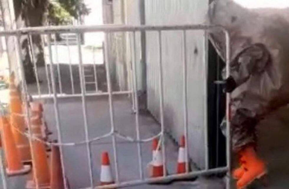 Arrojaron un extraño polvo frente a la comuna de Maciel e investigan si es tóxico