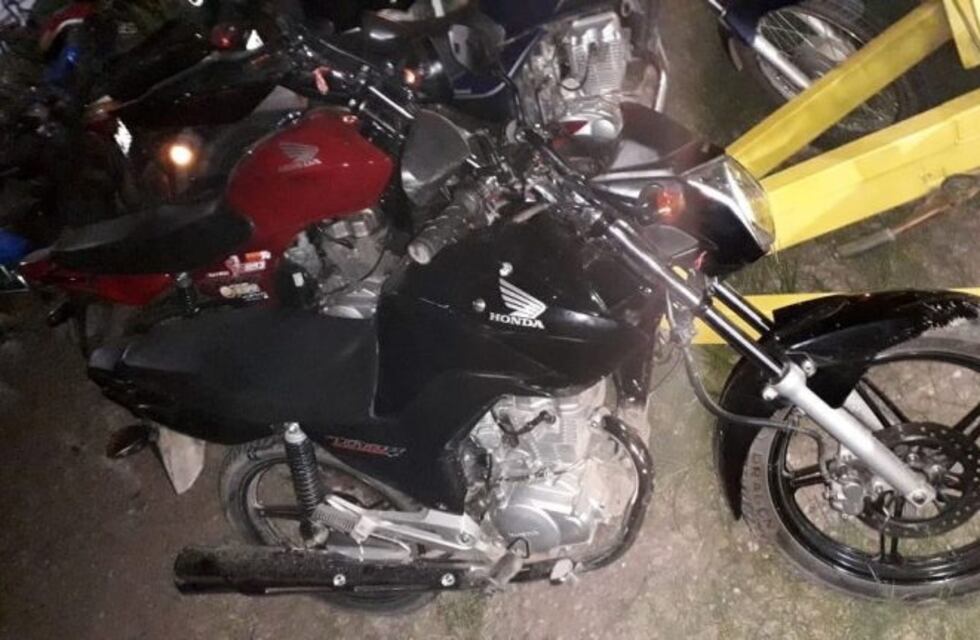 Tenían antecedentes, robaron, chocaron contra un auto en la huída y quedaron detenidos