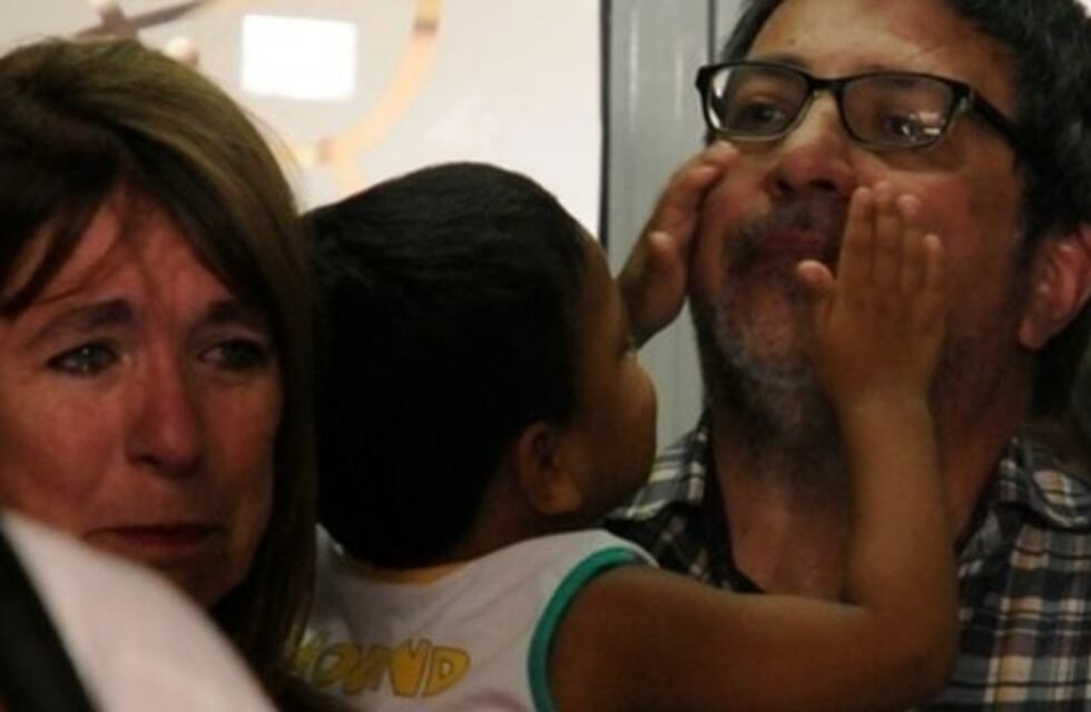 Cómo fue la primera noche de "Kiki" en el regreso con la familia que lo cuidó durante casi dos años
