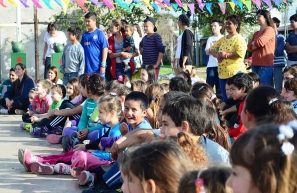 Sábado con cielo parcialmente nublado y una máxima de 23 grados