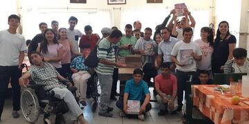 Entregaron útiles escolares a los niños de los hogares de Rama Caída