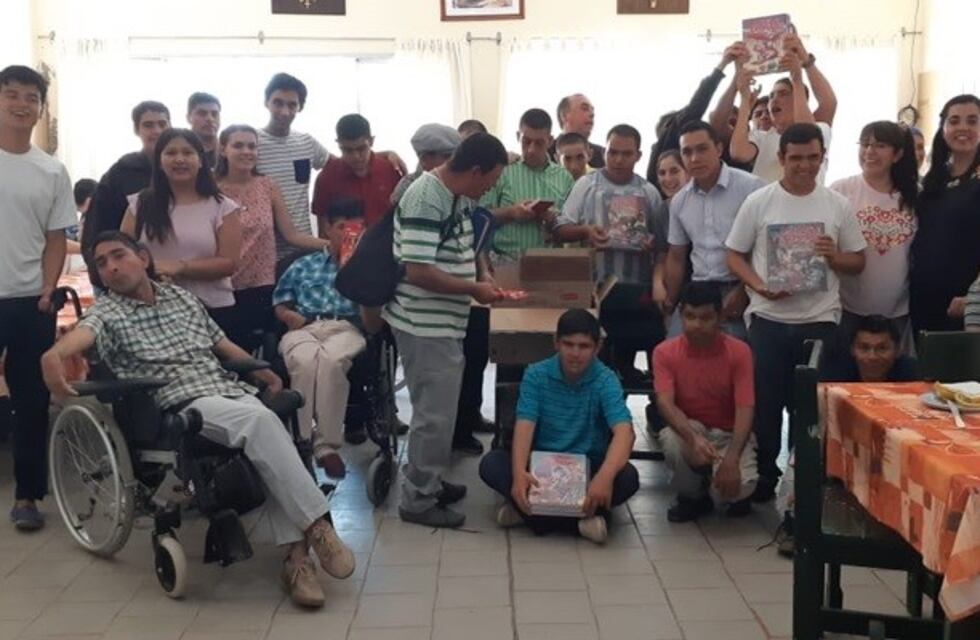 Entregaron útiles escolares a los niños de los hogares de Rama Caída