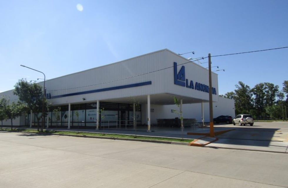 Detuvieron a un joven en el interior del Supermercado La Anónima de Arroyito