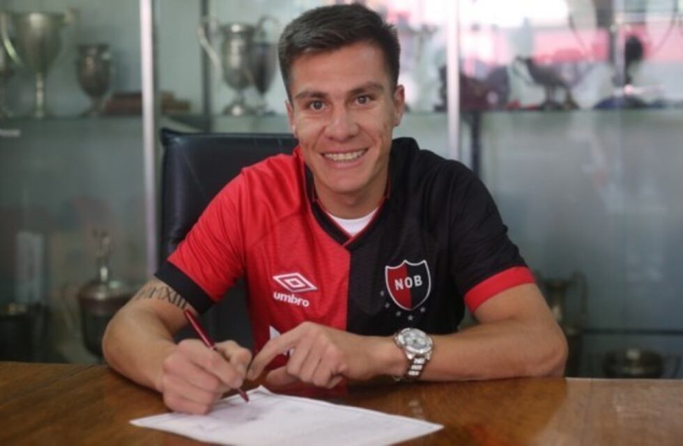 Insaurralde firmó y ya es jugador de Newell's