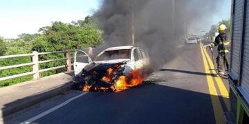 Personal de bomberos de la Policía del Chaco acudió al momento\u002E
