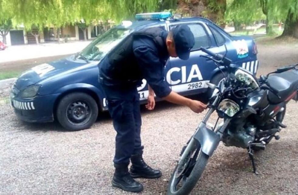Los vecinos le avisaron a la policía por WhatsApp y los efectivos detuvieron a un hombre que robaba