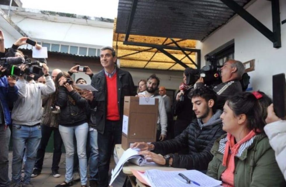 Florencio Randazzo votó en una mesa presidida por su hijo