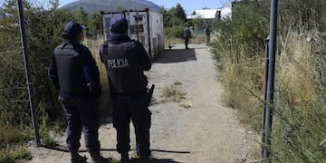 La Policía custodia la casa del principal sospechoso\u002E