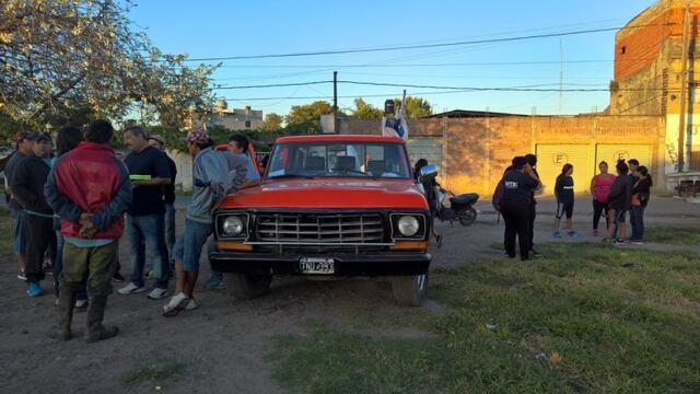 Carreros de Rosario organizaron una manifestaciu00f3n para protestar por la prohibiciu00f3n de tracciu00f3n a sangre.