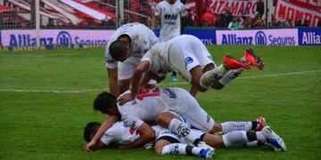 El equipo dirigido por Gustavo Coleoni superó por 1 a 0 al Pincha (web)\u002E