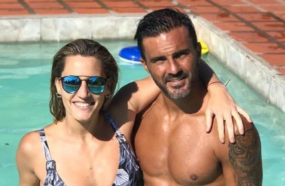 Se comprometieron Mica Viciconte y Fabián Cubero: la foto del anillo