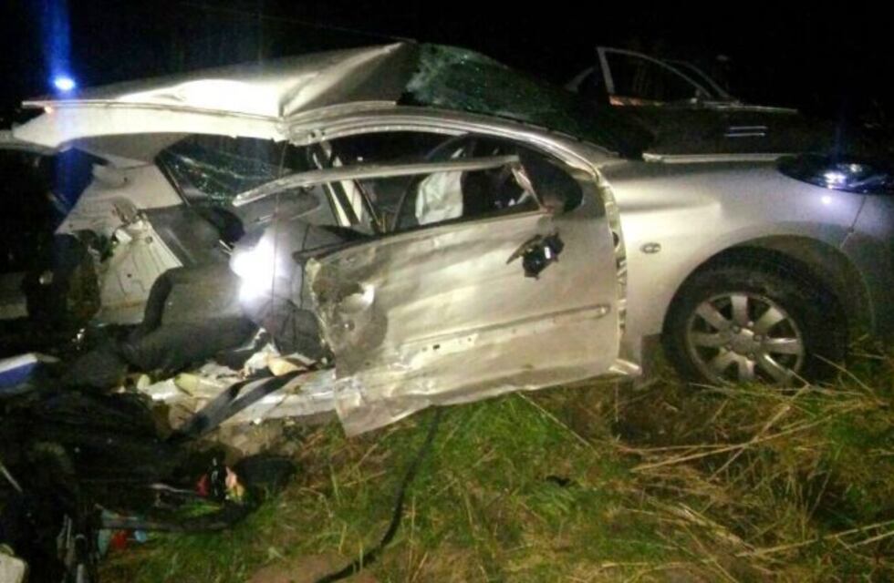 Un rosarino perdió a su pareja y su hijo de 3 años tras chocar con una pick up en Baradero