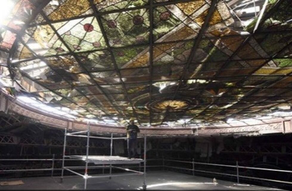 Investigan el misterioso incendio del edificio del ECA