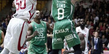 Donald Sims fue el goleador de los Griegos, pero no le alcanzó\u002E