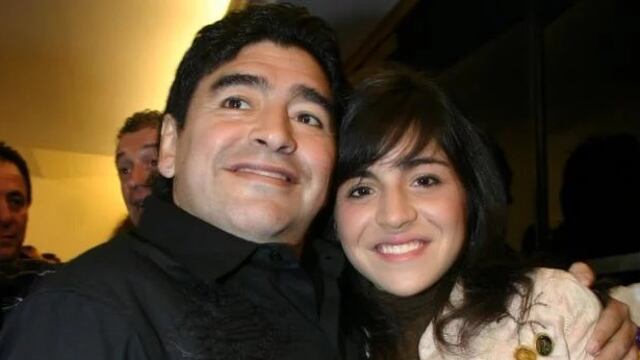 La publicación de Gianinna Maradona a un mes y medio de la partida del futbolista.