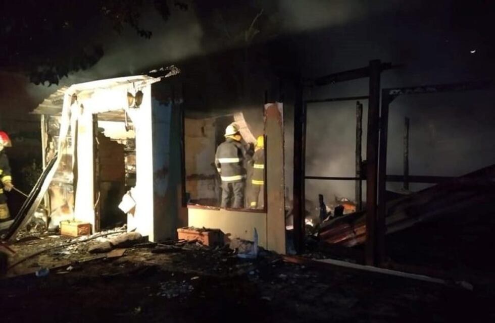 Se incendió de forma total una casa en Corral de Bustos