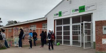 Alumnos de la Escuela N°146 de Río Negro recaman higiene en el edificio