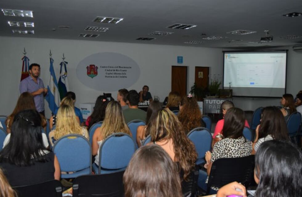 Córdoba Joven capacitó a Tutores Pares en Río Cuarto