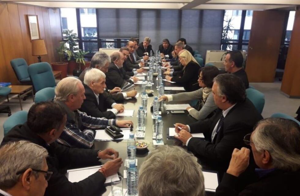 Gobernadores y senadores peronistas tomarán medidas contra los anuncios de Macri