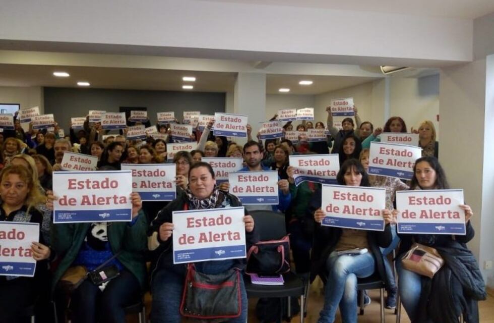 Asistentes escolares protestarán frente a la sede del Ministerio de Educación