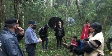 La policía persuadió a las familias para que se retiraran del lugar\u002E