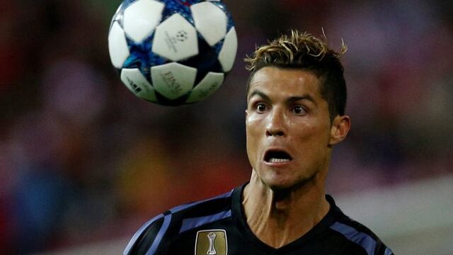 Football Soccer - Atletico Madrid v Real Madrid - UEFA Champions League Semi Final Second Leg - Vicente Calderon Stadium, Madrid, Spain - 10/5/17 Real Madrid's Cristiano Ronaldo in action Reuters / Juan Medina Livepic TPX IMAGES OF THE DAY