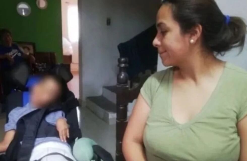 Un nene de cinco años mordió una pila y terminó con parálisis cerebral