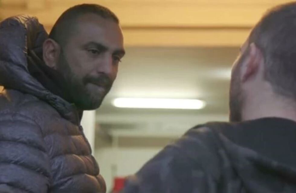 Brutal agresión de un mafioso italiano a un periodista en plena entrevista