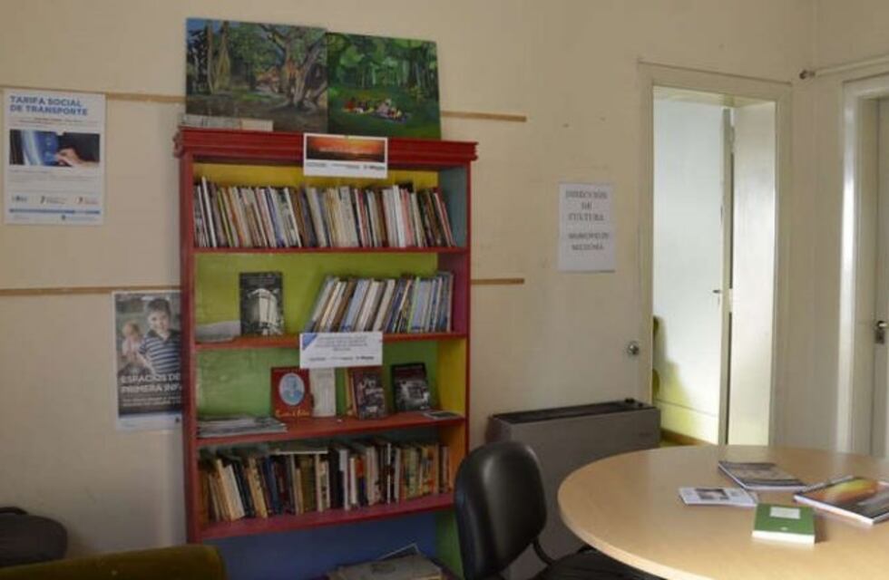El director de Cultura Santilli presenta una obra de literatos locales
