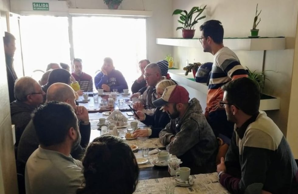 El pre candidato por el Pj en Arroyito Emanuel Acosta dialogó con los medios de comunicación