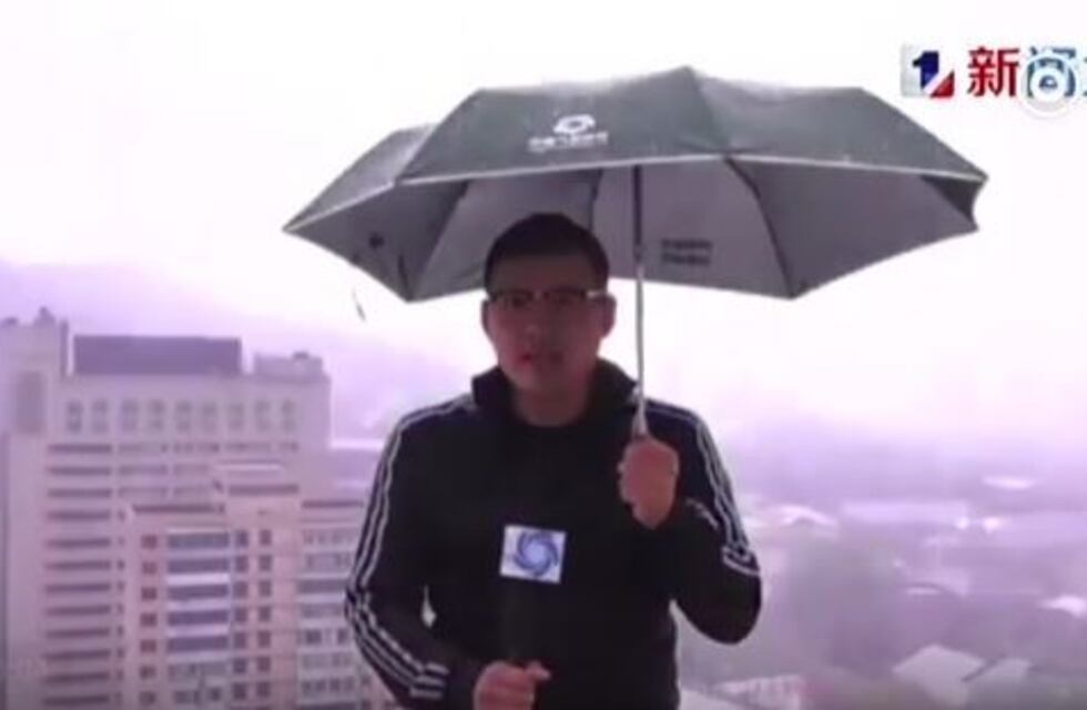 Un rayo alcanzó a un cronista y su camarógrafo mientras daban el parte meteorológico en China