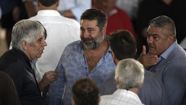 crisis en el futbol aprueban la reforma del Estatuto la incorporacion de la Superliga de Primera Division y la rescision del contrato de Fu00fatbol para Todos rn rnrnThe presidents of Argentinian football teams Independiente, Boca Juniors and Barracas Central