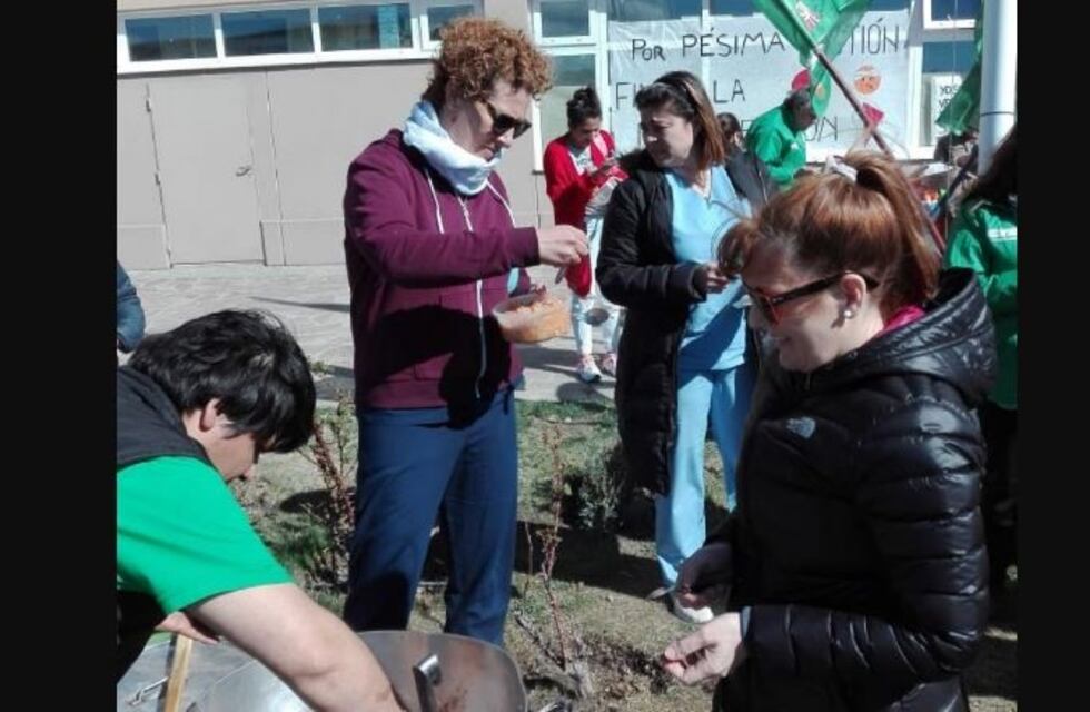 Olla popular en el SAMIC.