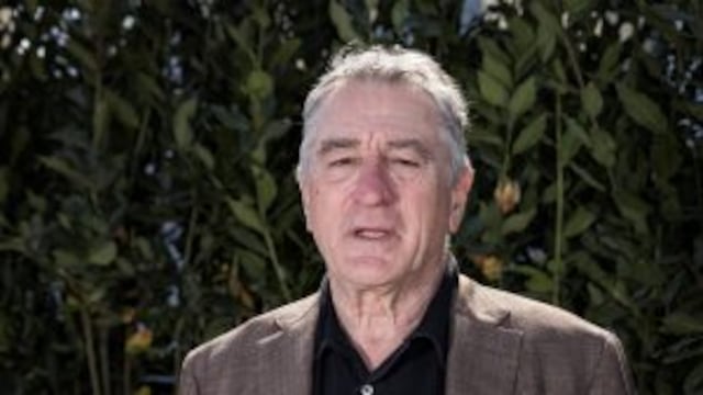 Actor Robert De Niro poses for portrait photographs for the film Hands of Stone at the 69th international film festival, Cannes, southern France, Tuesday, May 17, 2016. (AP Photo/Joel Ryan) cannes francia robert de niro festival internacional del cine de