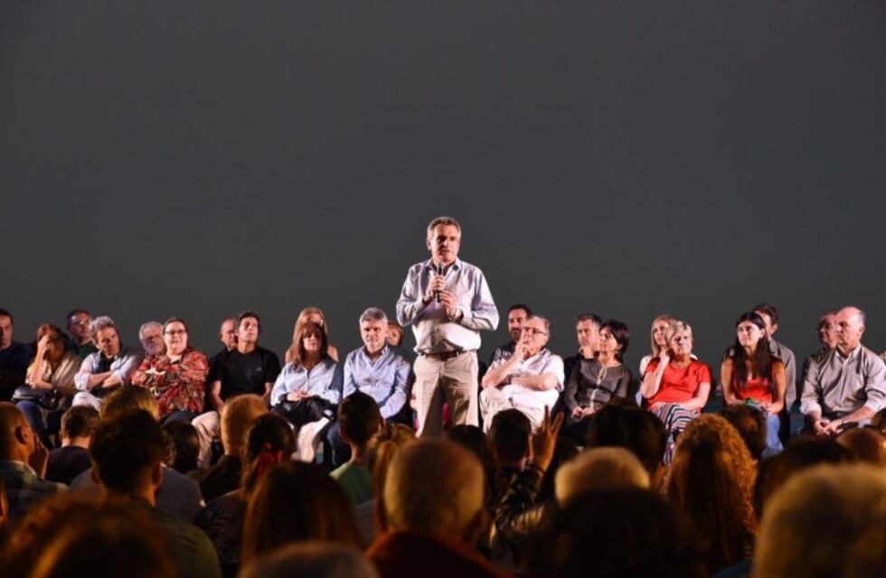 Rossi lanzó en Rosario su candidatura a presidente
