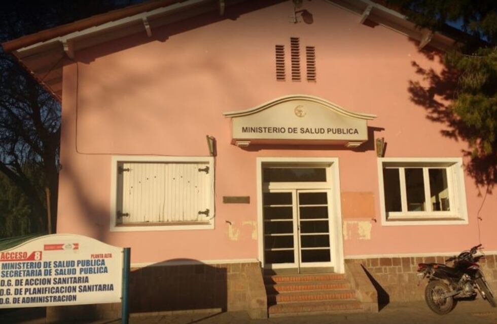 Precarizados de salud continúan su reclamo y prevén acampe hasta tener respuestas