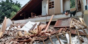 Derrumbe de una casa en la localidad de Funes\u002E (Funes Hoy)