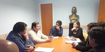 Reunión de Concejales y taxistas Caleta Olivia