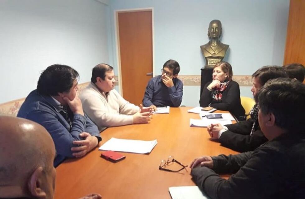 Buscan acordar nueva ordenanza para cooperativas y radio taxis