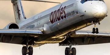 Andes podría cancelar vuelos a Comodoro y Madryn por la deuda de Provincia