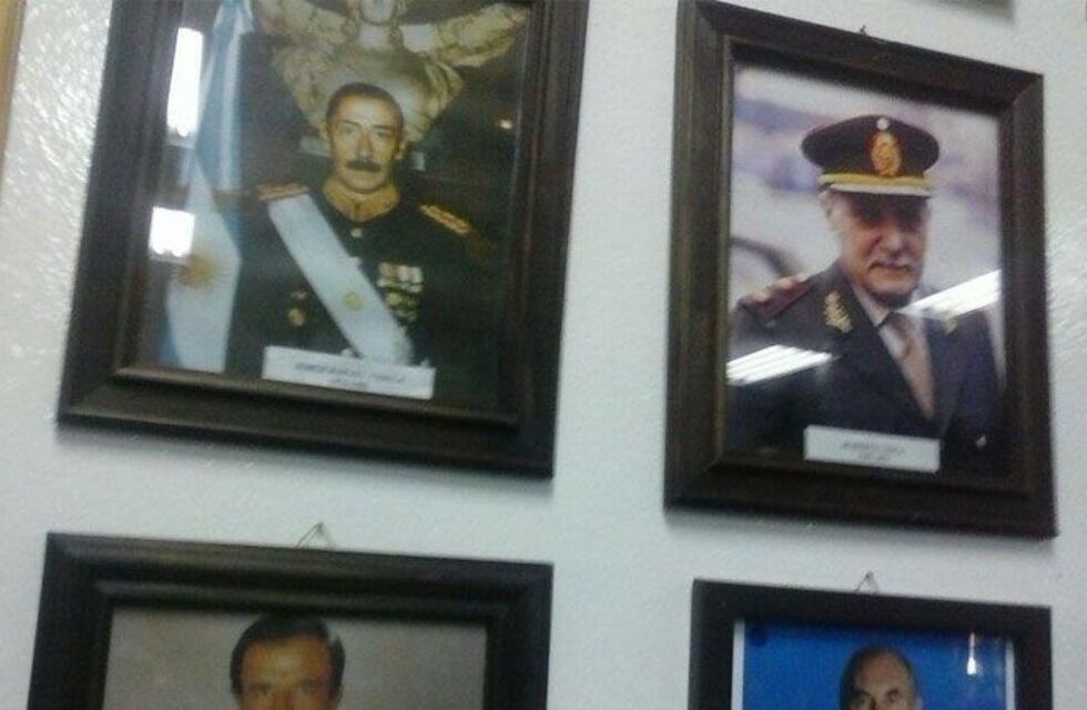 Educación solicitó a Colegio N°1 bajar los cuadros de presidentes no constitucionales