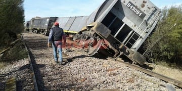El tres descarriló a la altura de la Avenida Besares y calle Monteagudo, a la altura del paso a nivel Sur\u002E Foto Ilustrativa