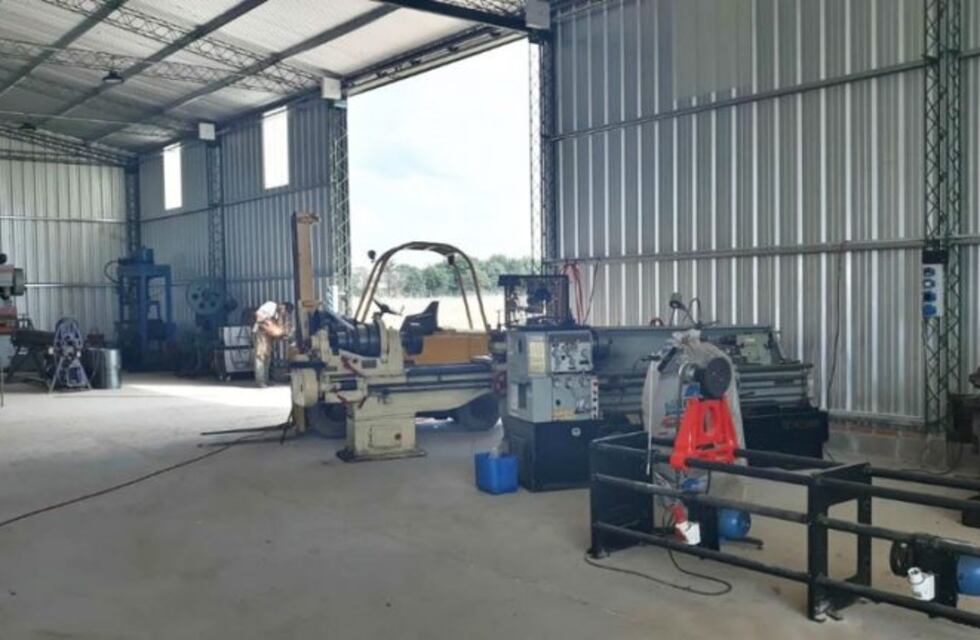 Joven emprendedor pampeano pudo ampliar su fábrica de agua tridestilada