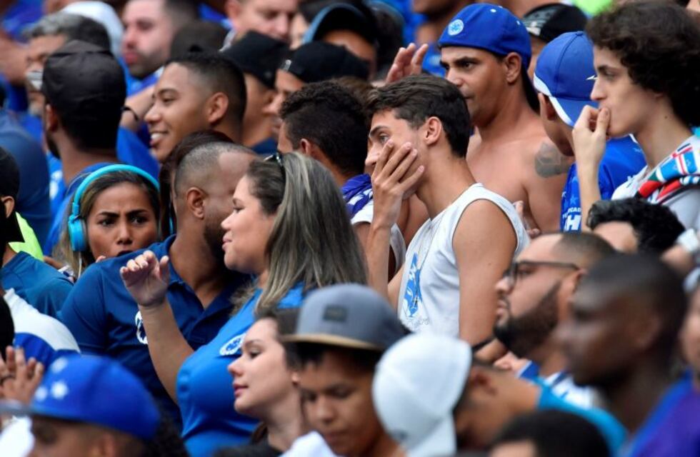Cruzeiro descendió por primera vez en su historia a la segunda división de Brasil
