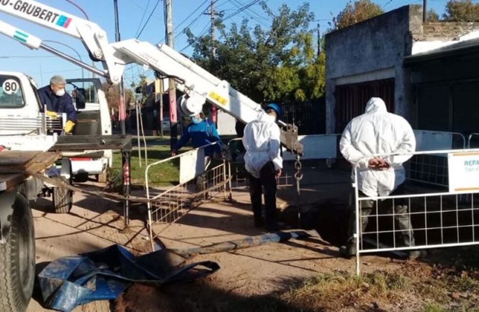 Operarios de Aguas Santafesinas hallaron un feto mientras excavaban