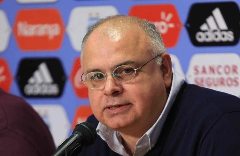 El vice de Chicago aseguró que los clubes de la B Nacional no firmarán la Superliga