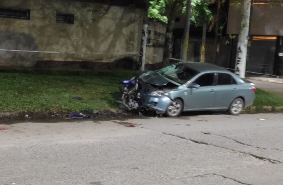 La víctima atropelló a dos motochorros y uno de ellos murió